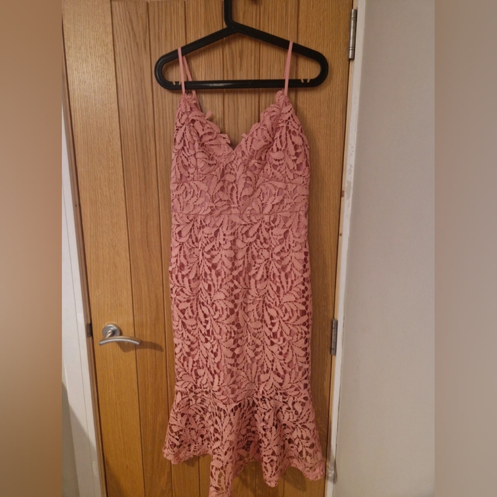 Elegant Pink Lace Dress
